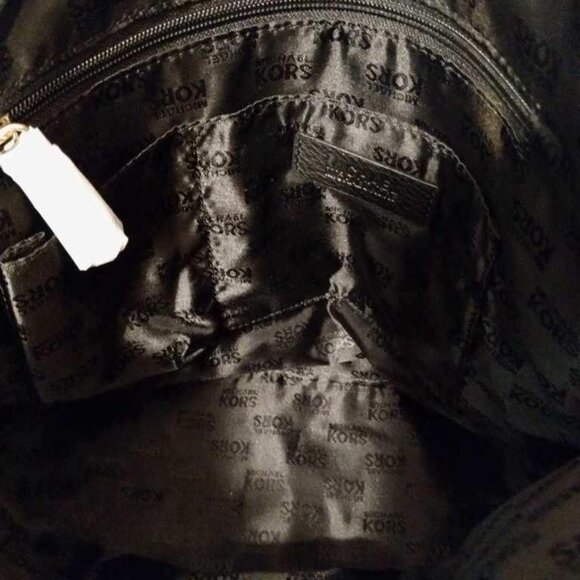 MICHAEL KORS POCKETBOOK NWT - Picture 4 of 9